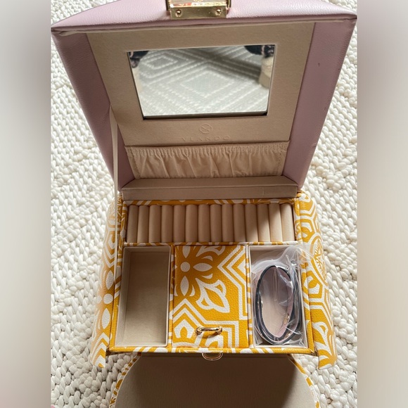 Vlando | Pink Yellow Faux Leather Jewelry Case - Picture 9 of 16